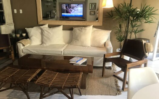 Recoleta – Único 2 Ambientes con Patio y Cochera.