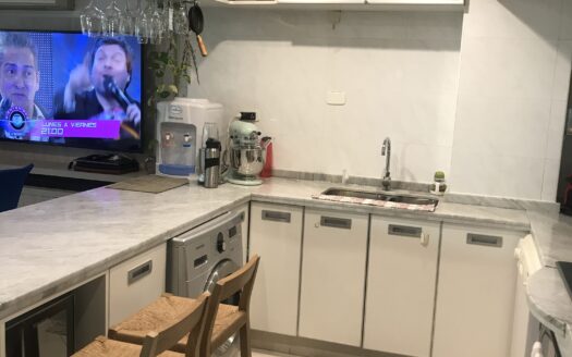 Recoleta – Único 2 Ambientes con Patio y Cochera.