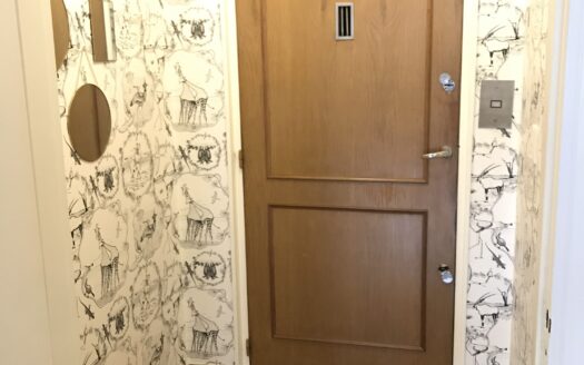 Exclusivo Piso, 4 Ambientes con Dependencias y Cochera – Reciclado.