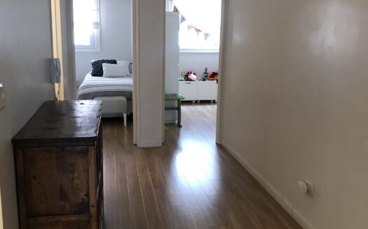 Exclusivo Piso, 4 Ambientes con Dependencias y Cochera – Reciclado.