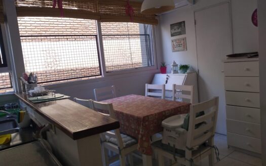 3 de Febrero 1200- 3 ambientes con cochera